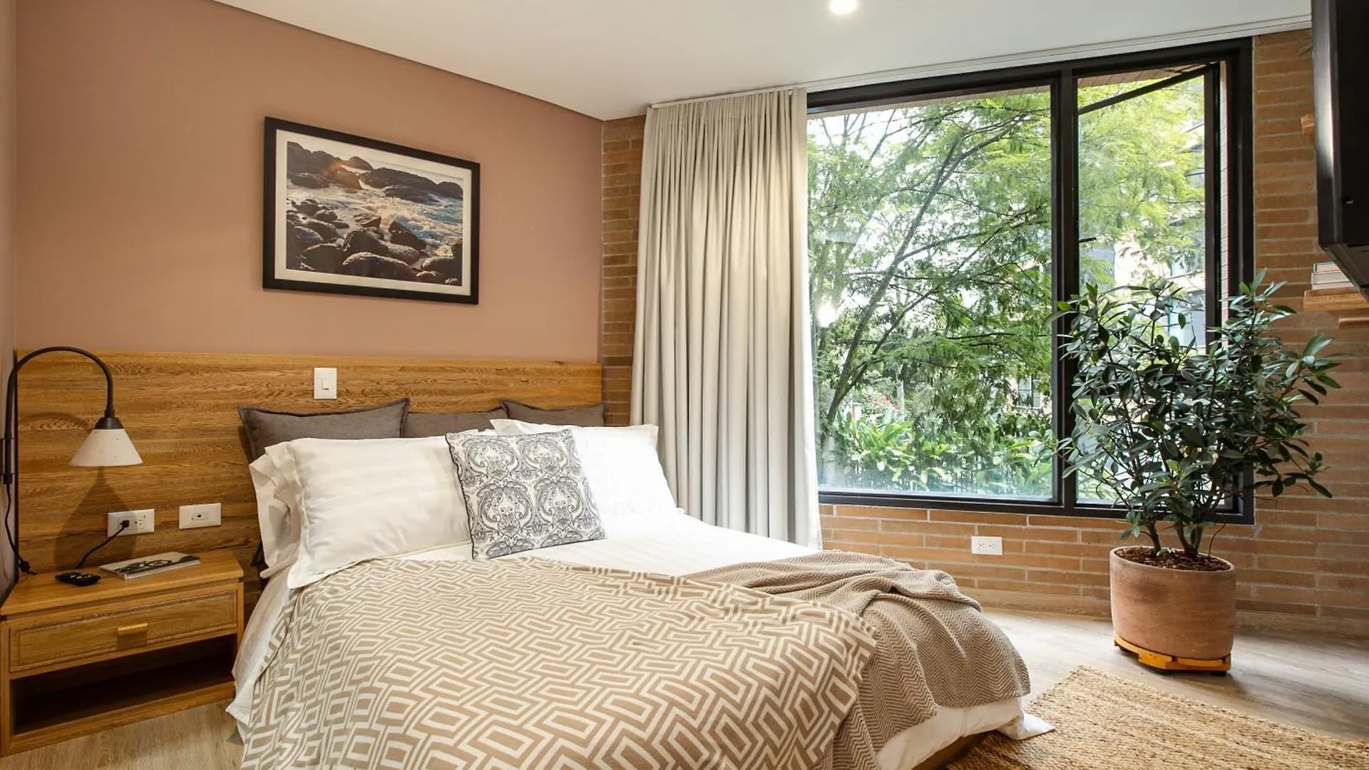 Aparthotel Forever W&L Building Medellin