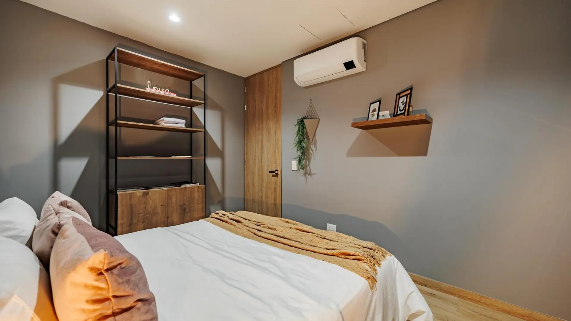 Aparthotel Forever W&L Building Medellin