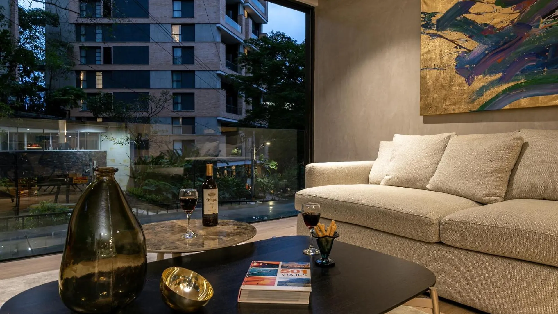Forever W&L Building Medellin Aparthotel