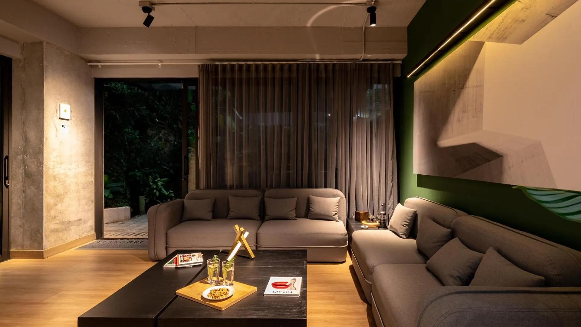 Forever W&L Building Medellin Aparthotel
