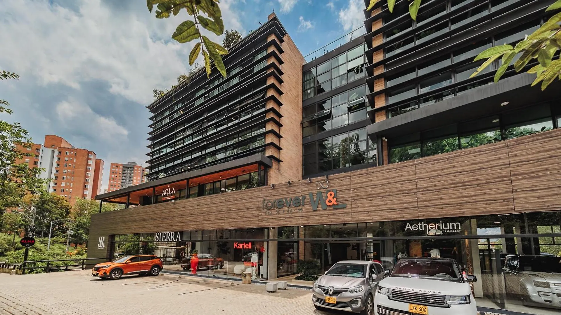Forever W&L Building Medellin Aparthotel